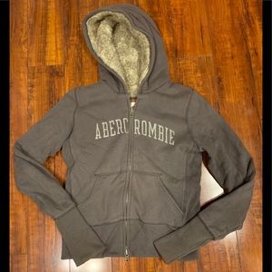 Abercrombie & Fitch Faux Fur lines Sweatshirt